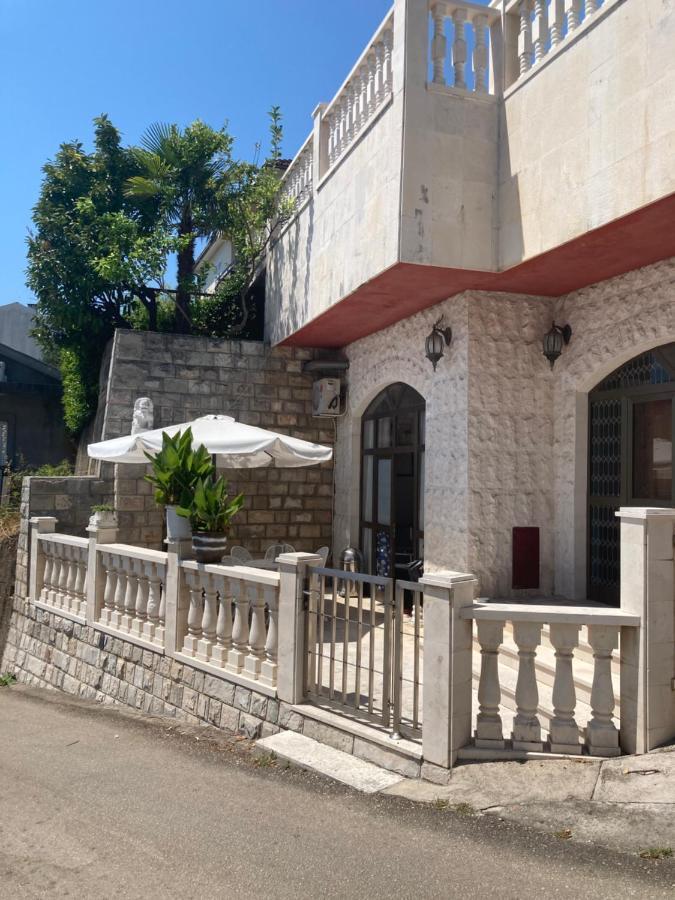 Guest House Vila Eli Herceg Novi Ngoại thất bức ảnh