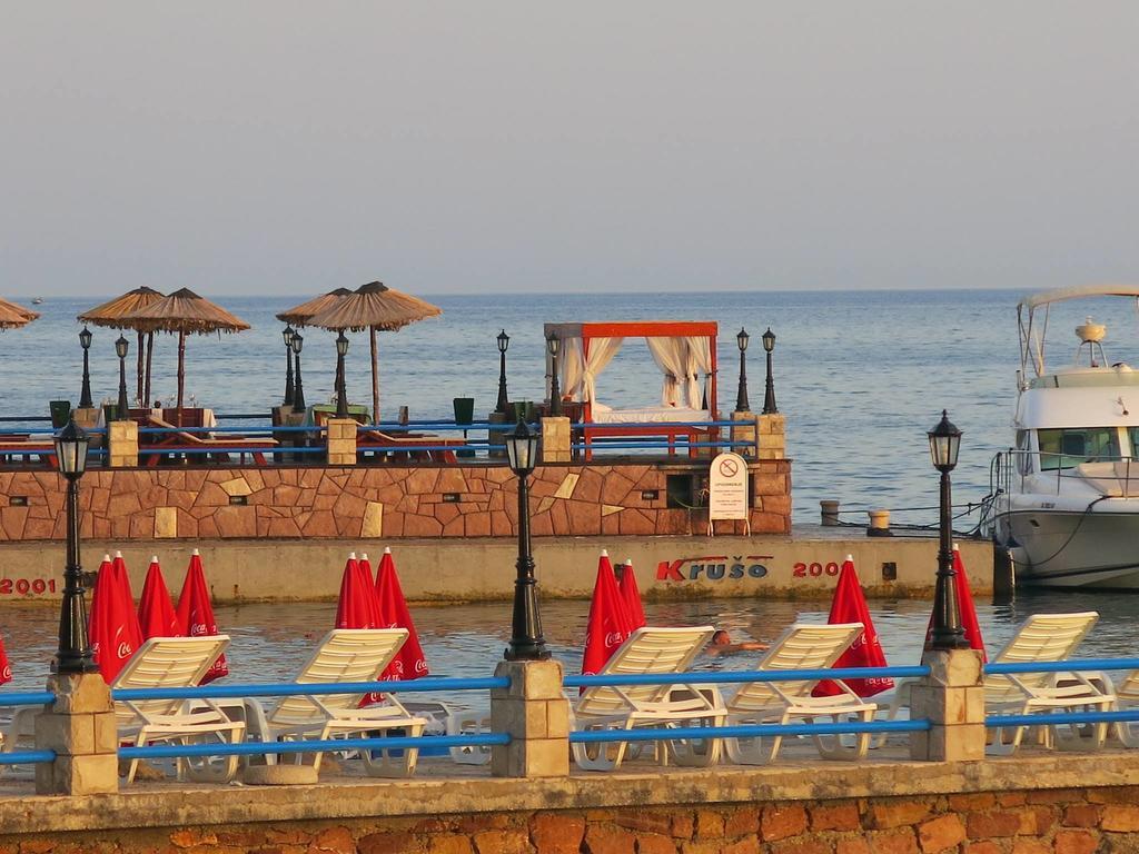 Guest House Vila Eli Herceg Novi Ngoại thất bức ảnh